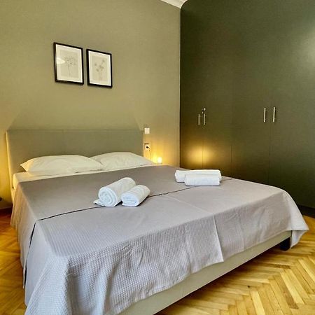 Gorgeous Renovated Apt. Close To Metro And Cultural Sites! Athens Exterior photo