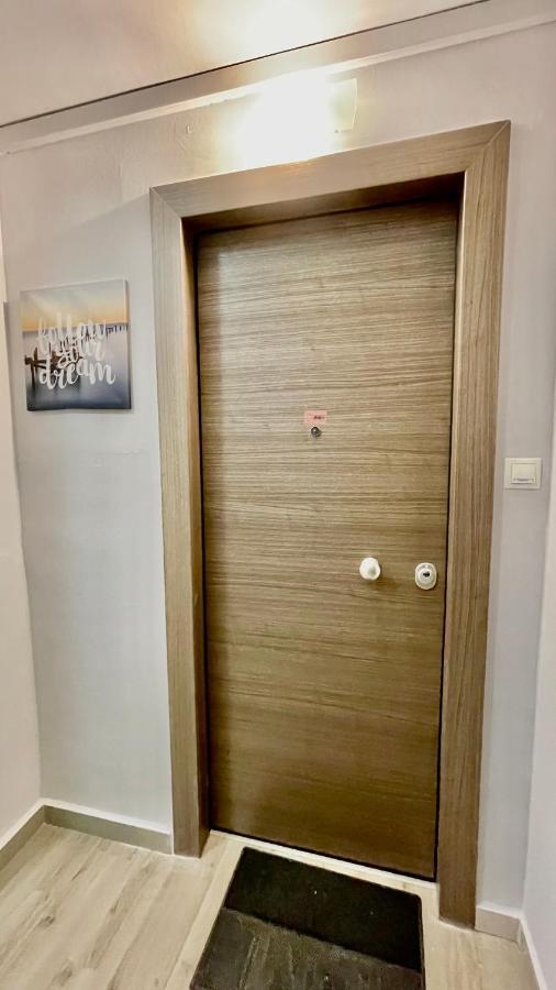 Gorgeous Renovated Apt. Close To Metro And Cultural Sites! Athens Exterior photo